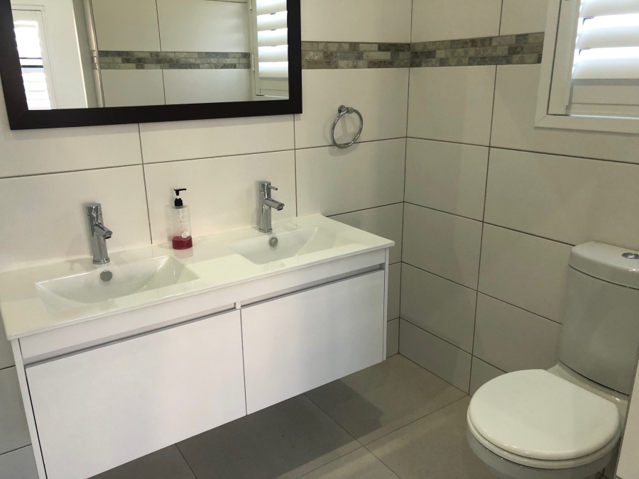 To Let 2 Bedroom Property for Rent in Middedorp Western Cape
